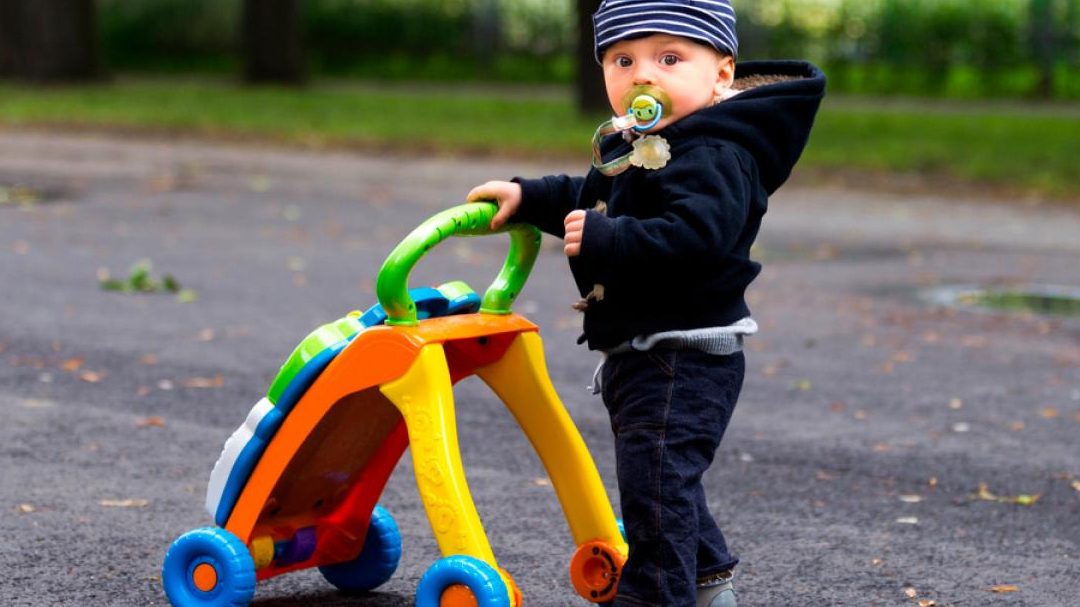 correpasillos para bebes beneficios y recomendaciones de seguridad