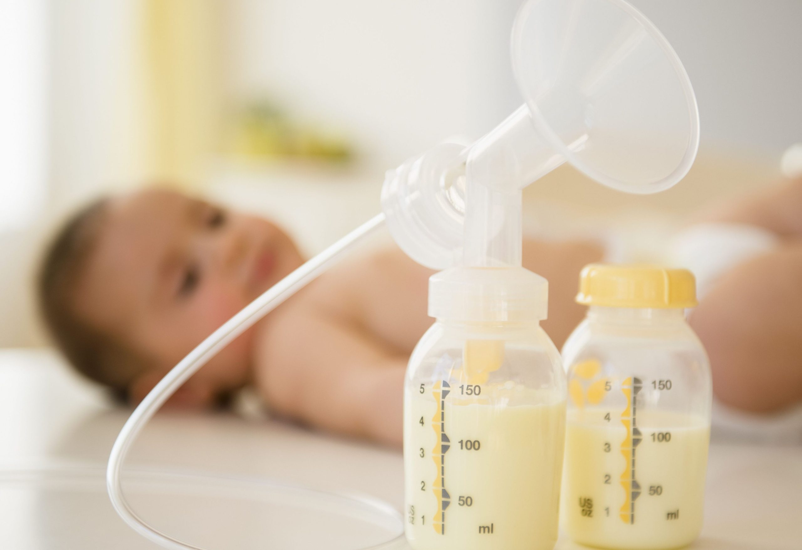 sacaleches manual para bebes beneficios y opciones para una lactancia facil scaled